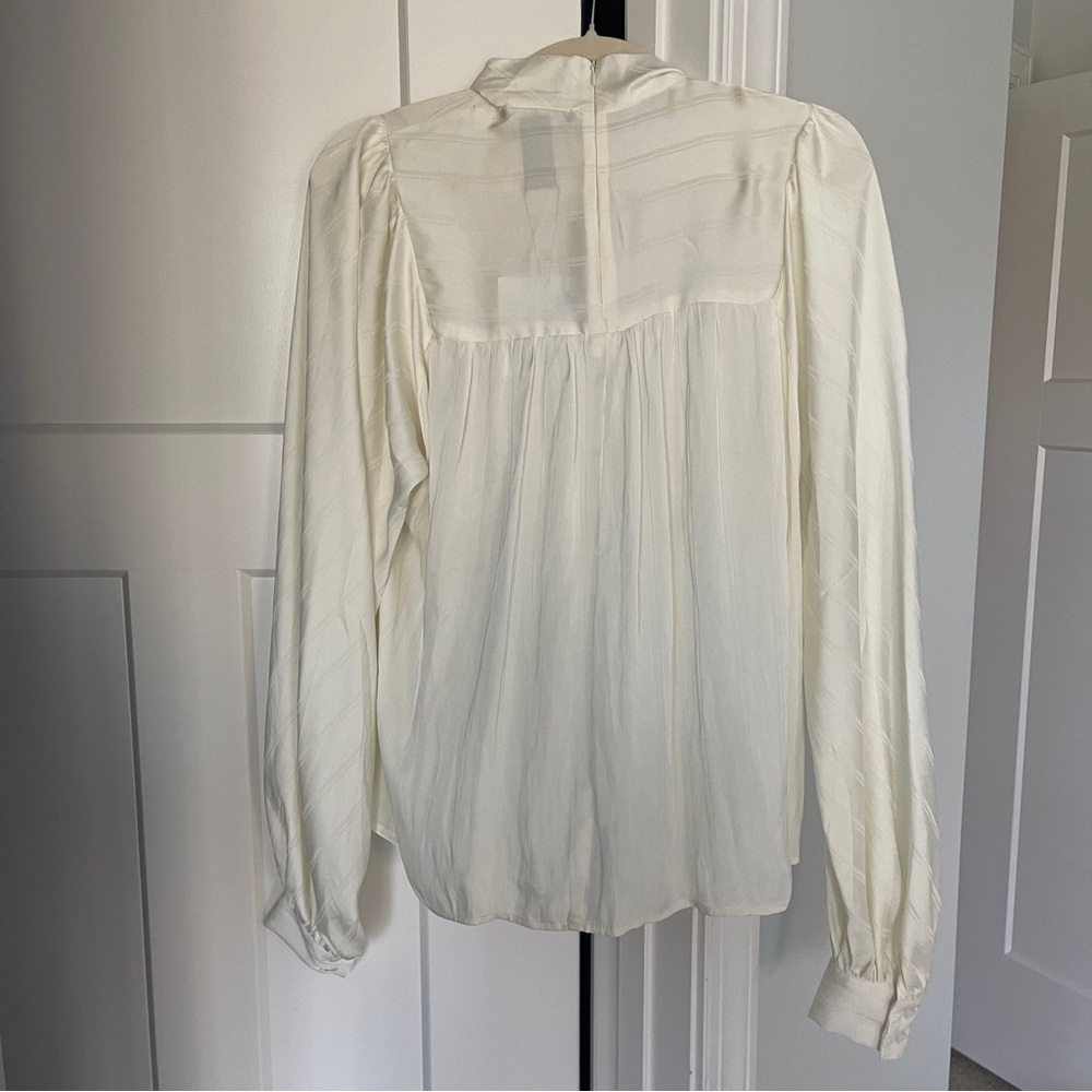 NWT Smythe Bishop Sleeve Tie Neck Long Sleeve Blouse in White Shadow Stripe - Picture 4 of 5